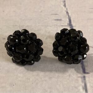 0056 Vintage 50s Cluster Style Black Plastic Bead Screw-back Earrings